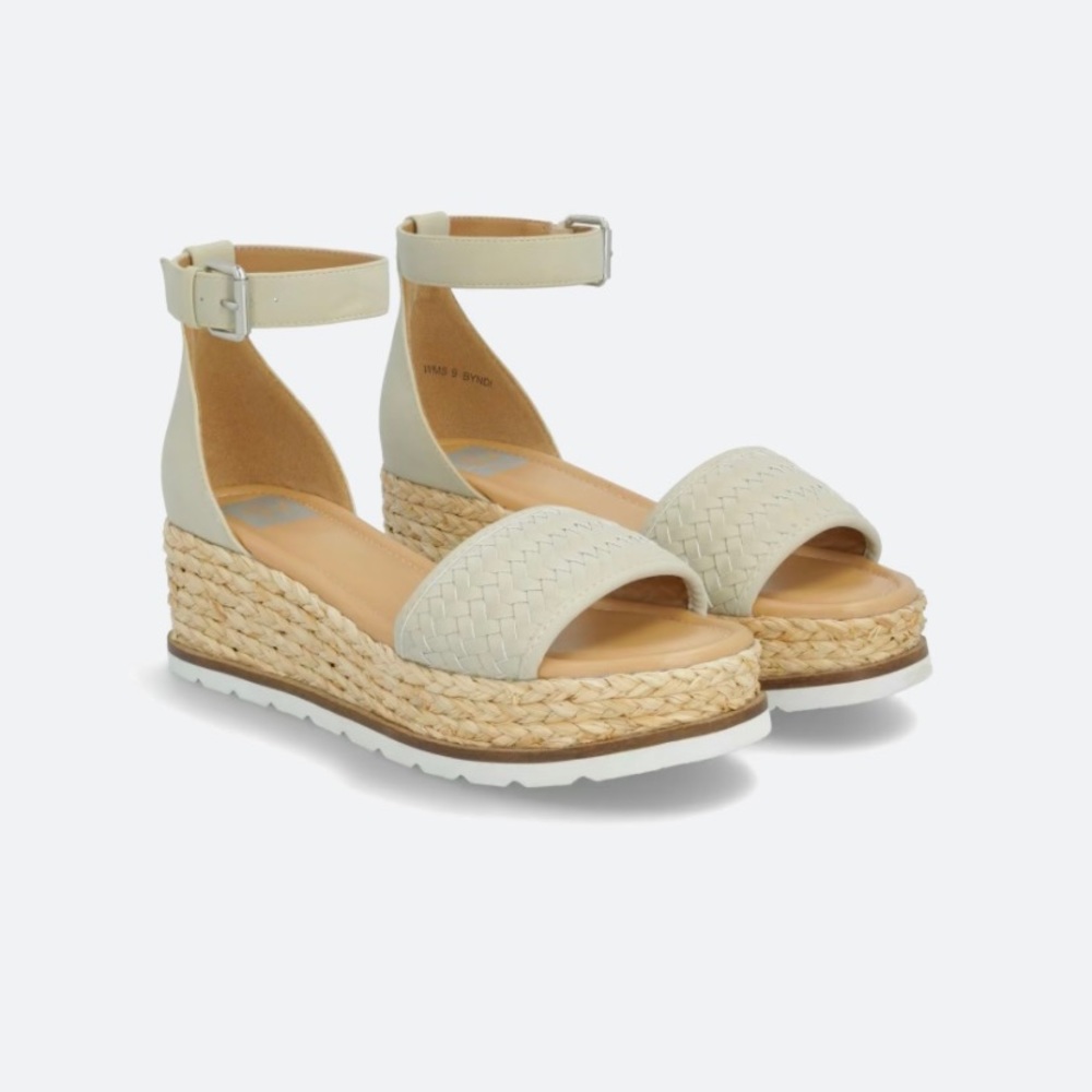Byndi Wedge by Dolce Vita